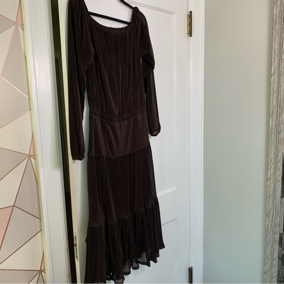Michael Kors Dress Brown Slinky Flowy Maxi Sheer Sleeve Accordion Pleated Medium - Picture 10 of 11